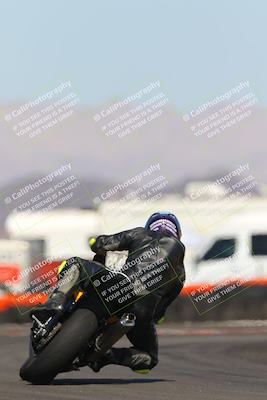 media/Oct-08-2022-SoCal Trackdays (Sat) [[1fc3beec89]]/Turn 16 (125pm)/